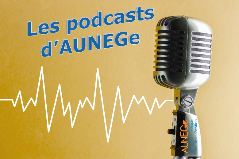 Micro d'où part une onde sonore. Le titre : les podcasts d'AUNEGe est placé à gauche du micro.